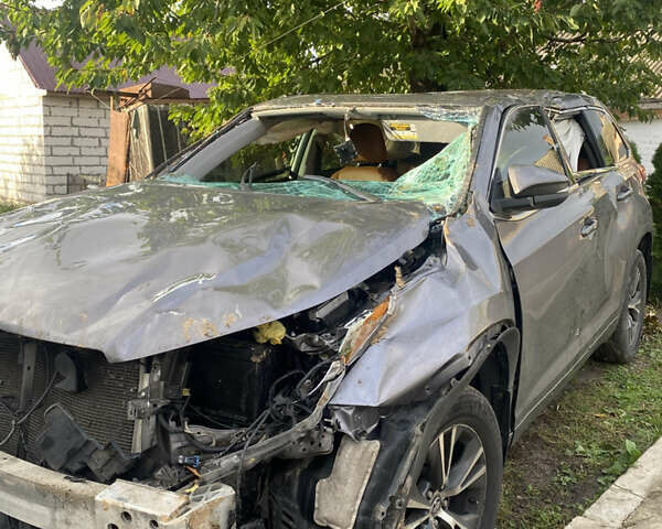 Сірий Тойота Хайлендер, об'ємом двигуна 2.67 л та пробігом 150 тис. км за 9000 $, фото 6 на Automoto.ua