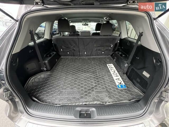 Серый Тойота Хайлендер, объемом двигателя 2.67 л и пробегом 105 тыс. км за 23581 $, фото 17 на Automoto.ua