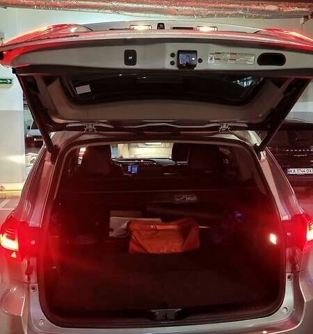 Сірий Тойота Хайлендер, об'ємом двигуна 3.46 л та пробігом 62 тис. км за 33000 $, фото 13 на Automoto.ua