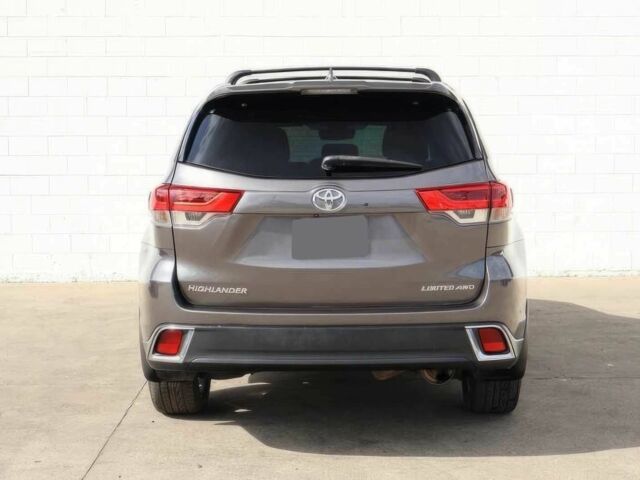 Серый Тойота Хайлендер, объемом двигателя 3.5 л и пробегом 64 тыс. км за 19000 $, фото 5 на Automoto.ua