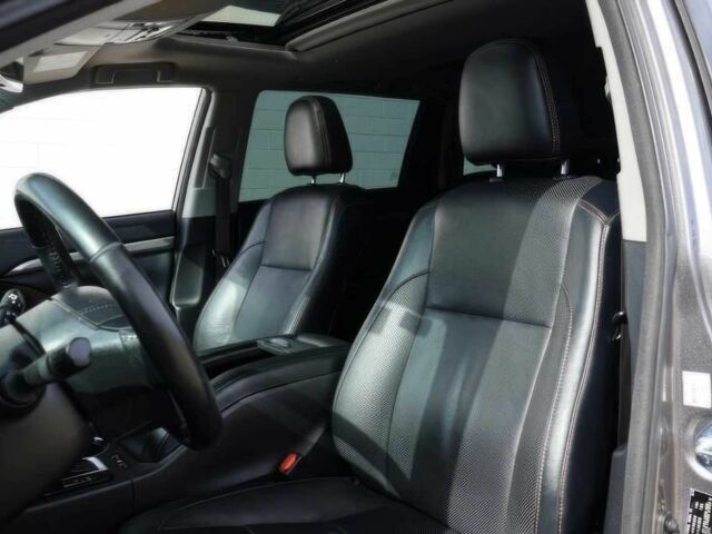 Серый Тойота Хайлендер, объемом двигателя 3.5 л и пробегом 64 тыс. км за 19000 $, фото 7 на Automoto.ua