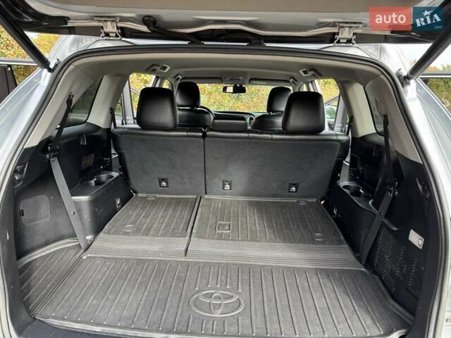 Серый Тойота Хайлендер, объемом двигателя 3.46 л и пробегом 236 тыс. км за 25000 $, фото 18 на Automoto.ua