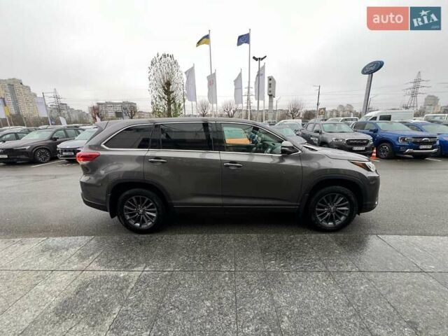 Серый Тойота Хайлендер, объемом двигателя 2.67 л и пробегом 105 тыс. км за 23581 $, фото 7 на Automoto.ua
