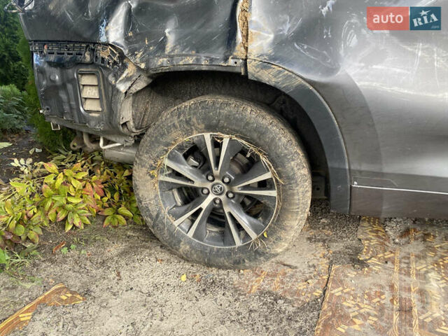 Сірий Тойота Хайлендер, об'ємом двигуна 2.67 л та пробігом 150 тис. км за 9000 $, фото 13 на Automoto.ua