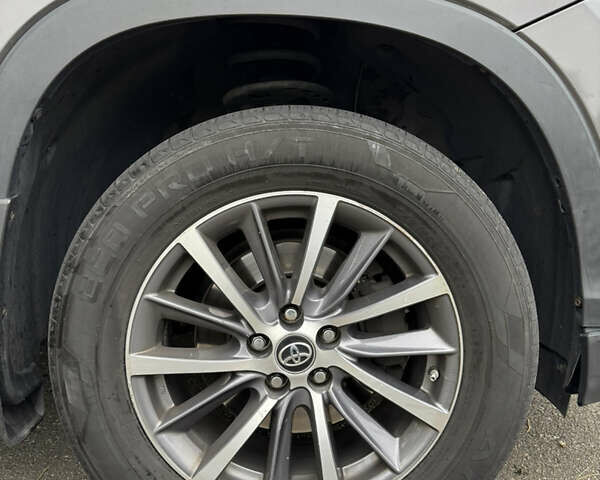 Серый Тойота Хайлендер, объемом двигателя 3.46 л и пробегом 127 тыс. км за 30000 $, фото 6 на Automoto.ua