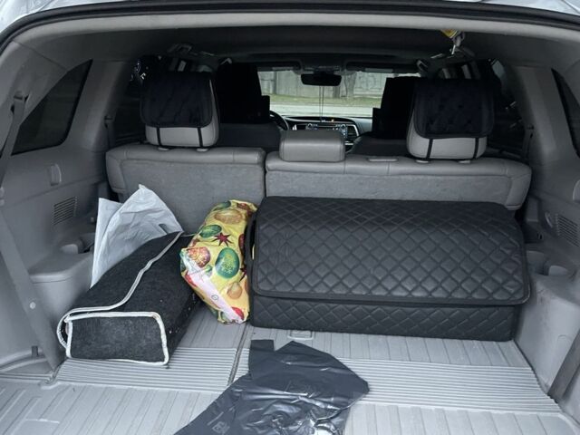 Сірий Тойота Хайлендер, об'ємом двигуна 3.5 л та пробігом 110 тис. км за 28000 $, фото 14 на Automoto.ua