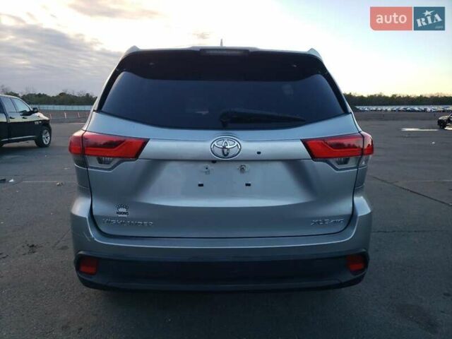 Серый Тойота Хайлендер, объемом двигателя 3.46 л и пробегом 109 тыс. км за 8600 $, фото 4 на Automoto.ua