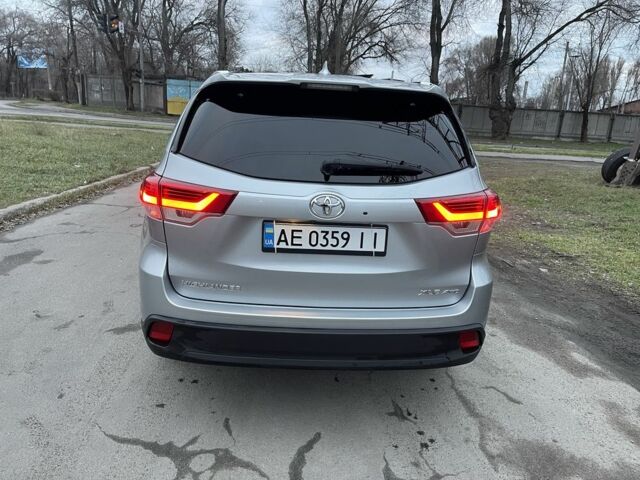 Сірий Тойота Хайлендер, об'ємом двигуна 3.5 л та пробігом 110 тис. км за 28000 $, фото 3 на Automoto.ua