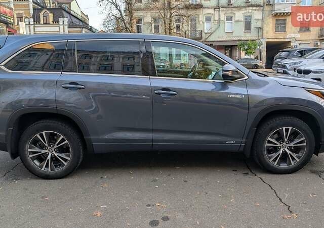 Сірий Тойота Хайлендер, об'ємом двигуна 3.5 л та пробігом 188 тис. км за 25000 $, фото 5 на Automoto.ua