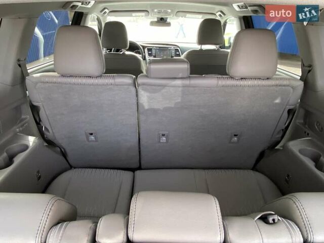 Серый Тойота Хайлендер, объемом двигателя 3.46 л и пробегом 118 тыс. км за 21200 $, фото 10 на Automoto.ua