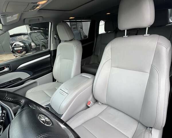 Тойота Хайлендер 2018 в Чернигове на Automoto.ua Серый Тойота Хайлендер, объемом двигателя 3.46 л и пробегом 58 тыс. км за 29999 $, фото 30 на Automoto.ua