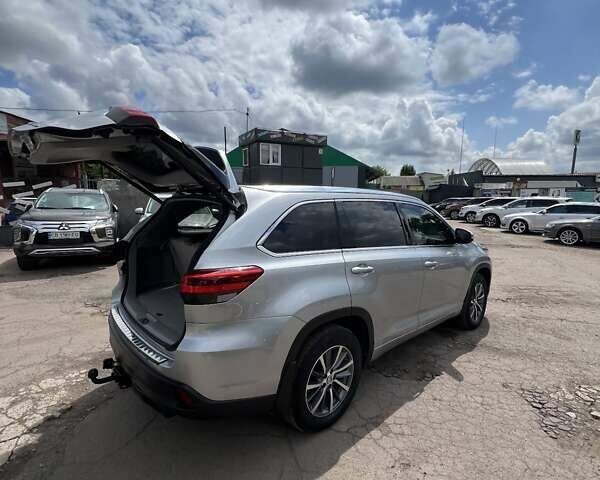 Тойота Хайлендер 2018 в Чернигове на Automoto.ua Серый Тойота Хайлендер, объемом двигателя 3.46 л и пробегом 58 тыс. км за 29999 $, фото 32 на Automoto.ua