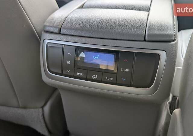 Сірий Тойота Хайлендер, об'ємом двигуна 3.5 л та пробігом 188 тис. км за 25000 $, фото 3 на Automoto.ua