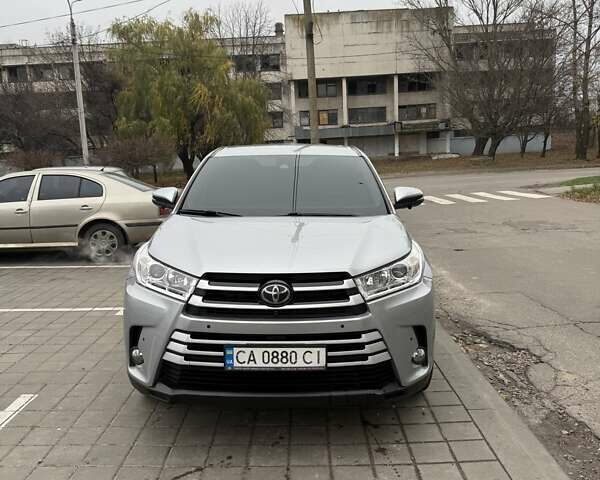 Сірий Тойота Хайлендер, об'ємом двигуна 3.46 л та пробігом 104 тис. км за 29500 $, фото 12 на Automoto.ua
