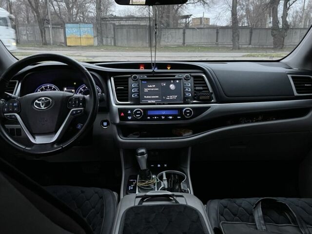 Сірий Тойота Хайлендер, об'ємом двигуна 3.5 л та пробігом 110 тис. км за 28000 $, фото 7 на Automoto.ua