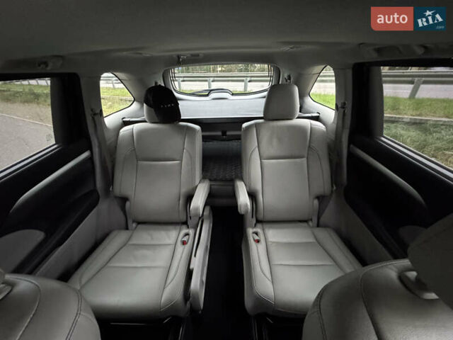 Серый Тойота Хайлендер, объемом двигателя 3.46 л и пробегом 127 тыс. км за 30000 $, фото 26 на Automoto.ua