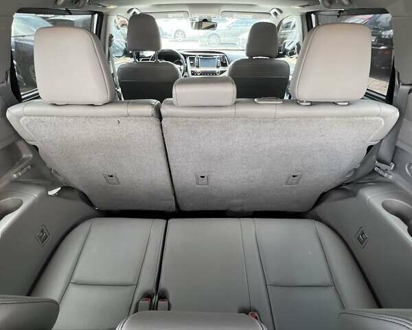 Тойота Хайлендер 2018 в Чернигове на Automoto.ua Серый Тойота Хайлендер, объемом двигателя 3.46 л и пробегом 58 тыс. км за 29999 $, фото 31 на Automoto.ua