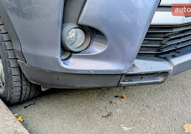 Сірий Тойота Хайлендер, об'ємом двигуна 3.5 л та пробігом 188 тис. км за 25000 $, фото 24 на Automoto.ua