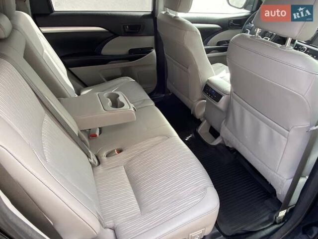 Серый Тойота Хайлендер, объемом двигателя 3.46 л и пробегом 118 тыс. км за 21200 $, фото 11 на Automoto.ua