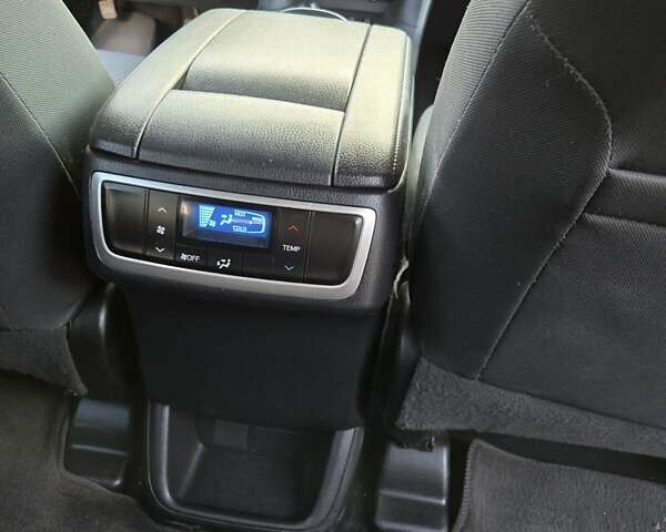 Серый Тойота Хайлендер, объемом двигателя 3.46 л и пробегом 87 тыс. км за 25300 $, фото 7 на Automoto.ua