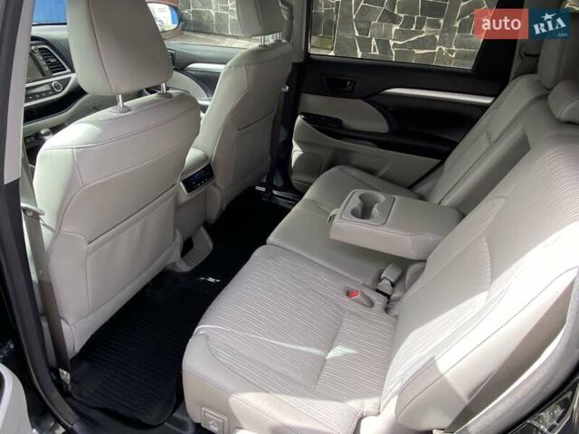 Серый Тойота Хайлендер, объемом двигателя 3.46 л и пробегом 118 тыс. км за 21200 $, фото 21 на Automoto.ua