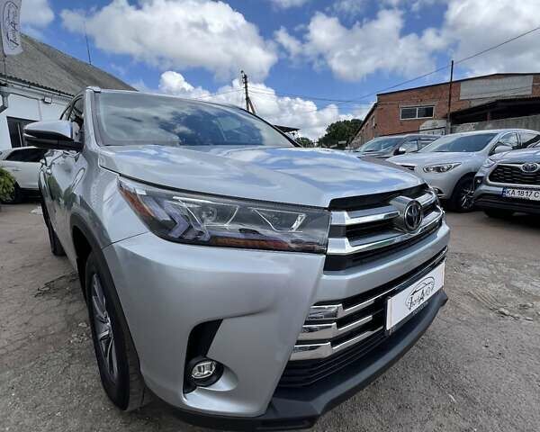 Тойота Хайлендер 2018 в Чернигове на Automoto.ua Серый Тойота Хайлендер, объемом двигателя 3.46 л и пробегом 58 тыс. км за 29999 $, фото 14 на Automoto.ua