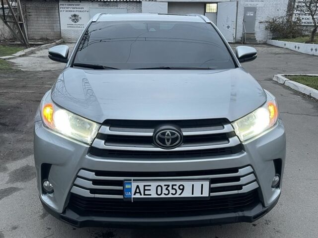 Сірий Тойота Хайлендер, об'ємом двигуна 3.5 л та пробігом 110 тис. км за 28000 $, фото 1 на Automoto.ua
