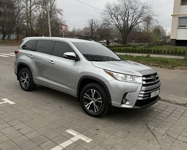 Сірий Тойота Хайлендер, об'ємом двигуна 3.46 л та пробігом 104 тис. км за 29500 $, фото 1 на Automoto.ua