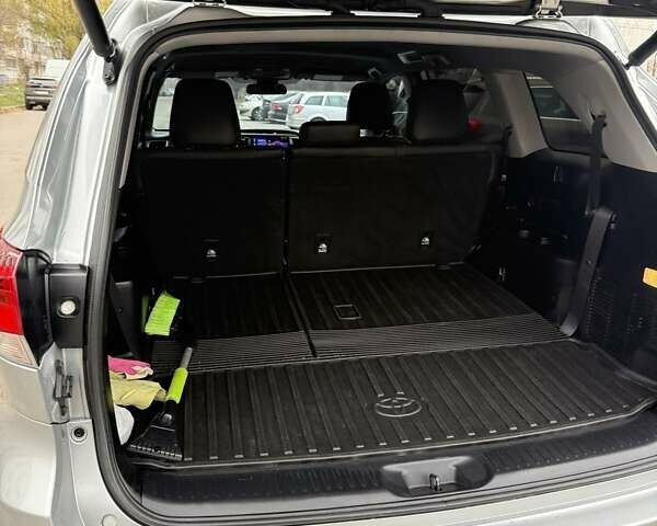 Сірий Тойота Хайлендер, об'ємом двигуна 3.46 л та пробігом 104 тис. км за 29500 $, фото 5 на Automoto.ua