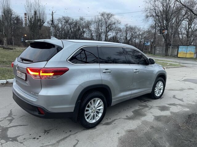 Сірий Тойота Хайлендер, об'ємом двигуна 3.5 л та пробігом 110 тис. км за 28000 $, фото 4 на Automoto.ua