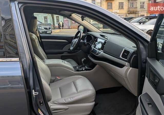 Сірий Тойота Хайлендер, об'ємом двигуна 3.5 л та пробігом 188 тис. км за 25000 $, фото 10 на Automoto.ua