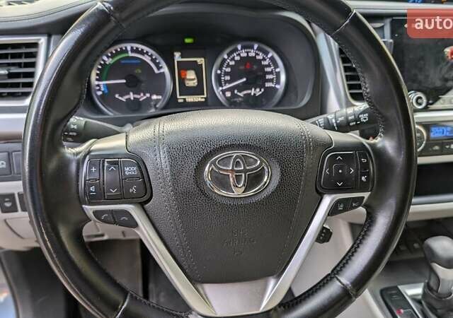 Сірий Тойота Хайлендер, об'ємом двигуна 3.5 л та пробігом 188 тис. км за 25000 $, фото 9 на Automoto.ua