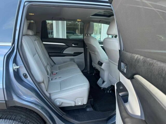 Серый Тойота Хайлендер, объемом двигателя 3.5 л и пробегом 87 тыс. км за 21500 $, фото 4 на Automoto.ua