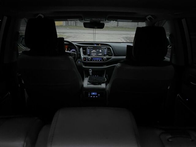 Сірий Тойота Хайлендер, об'ємом двигуна 3.5 л та пробігом 110 тис. км за 28000 $, фото 11 на Automoto.ua