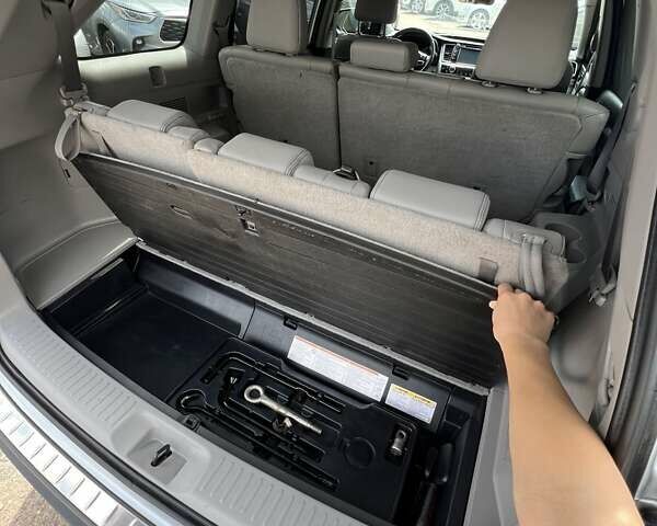 Тойота Хайлендер 2018 в Чернигове на Automoto.ua Серый Тойота Хайлендер, объемом двигателя 3.46 л и пробегом 58 тыс. км за 29999 $, фото 33 на Automoto.ua