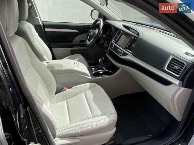 Серый Тойота Хайлендер, объемом двигателя 3.46 л и пробегом 118 тыс. км за 21200 $, фото 17 на Automoto.ua