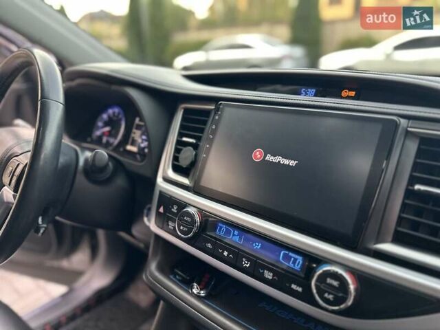 Серый Тойота Хайлендер, объемом двигателя 3.46 л и пробегом 81 тыс. км за 35000 $, фото 15 на Automoto.ua