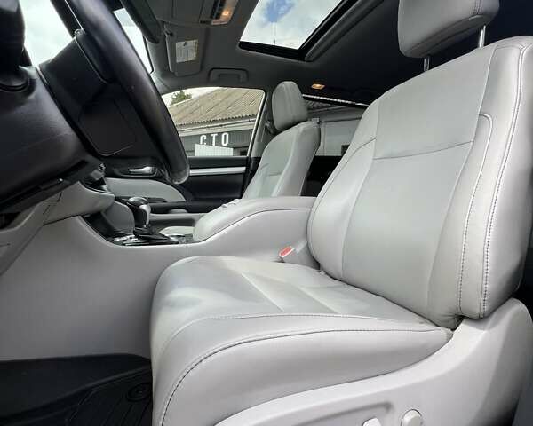 Тойота Хайлендер 2018 в Чернигове на Automoto.ua Серый Тойота Хайлендер, объемом двигателя 3.46 л и пробегом 58 тыс. км за 29999 $, фото 42 на Automoto.ua