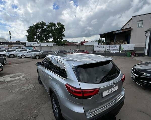 Тойота Хайлендер 2018 в Чернигове на Automoto.ua Серый Тойота Хайлендер, объемом двигателя 3.46 л и пробегом 58 тыс. км за 29999 $, фото 9 на Automoto.ua