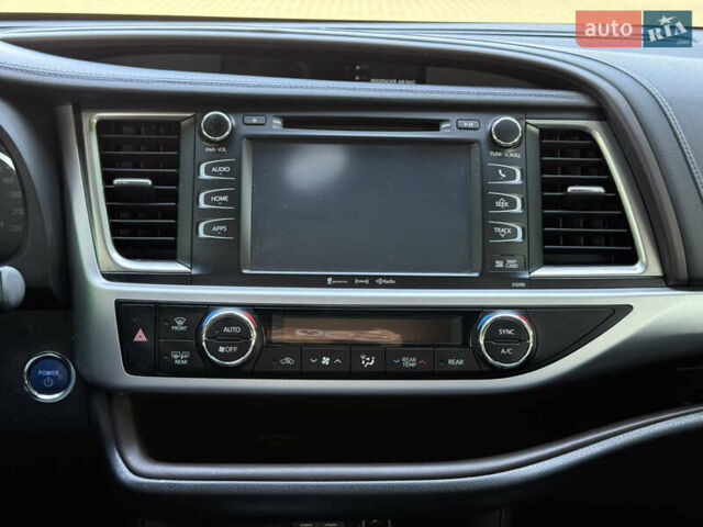 Серый Тойота Хайлендер, объемом двигателя 3.5 л и пробегом 110 тыс. км за 34500 $, фото 12 на Automoto.ua