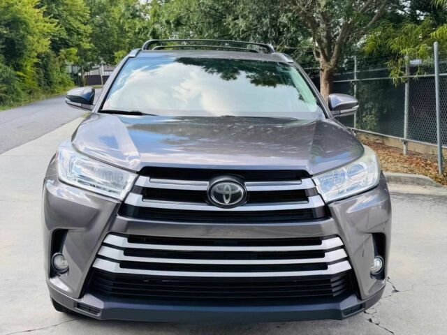 Серый Тойота Хайлендер, объемом двигателя 3.5 л и пробегом 32 тыс. км за 14800 $, фото 1 на Automoto.ua