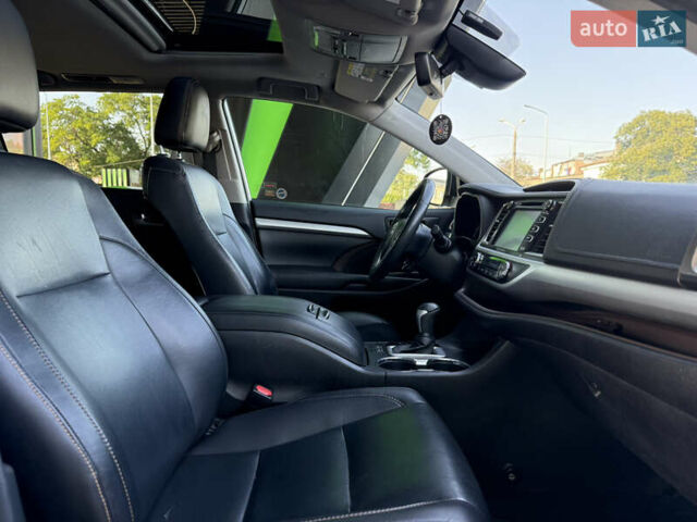 Серый Тойота Хайлендер, объемом двигателя 3.5 л и пробегом 110 тыс. км за 34500 $, фото 14 на Automoto.ua