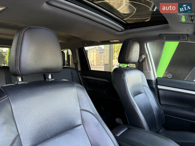 Серый Тойота Хайлендер, объемом двигателя 3.5 л и пробегом 110 тыс. км за 34500 $, фото 16 на Automoto.ua
