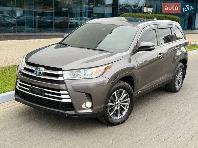 Сірий Тойота Хайлендер, об'ємом двигуна 3.5 л та пробігом 149 тис. км за 32999 $, фото 1 на Automoto.ua