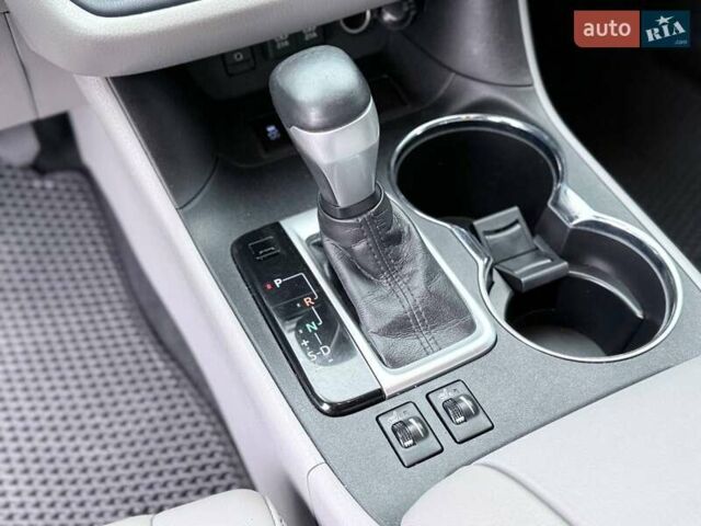 Сірий Тойота Хайлендер, об'ємом двигуна 3.5 л та пробігом 149 тис. км за 32999 $, фото 22 на Automoto.ua