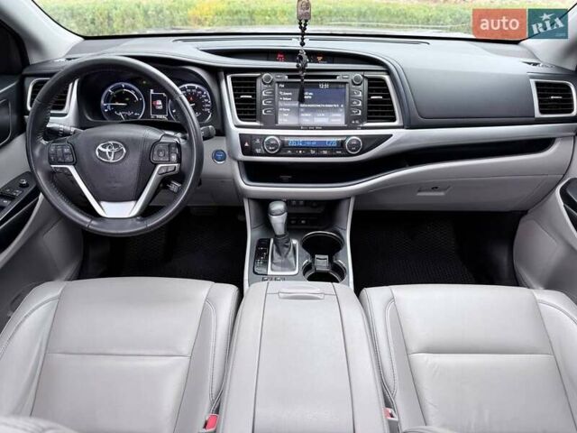 Сірий Тойота Хайлендер, об'ємом двигуна 3.5 л та пробігом 149 тис. км за 32999 $, фото 27 на Automoto.ua