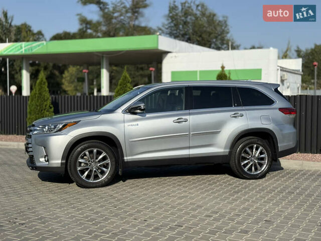 Серый Тойота Хайлендер, объемом двигателя 3.5 л и пробегом 110 тыс. км за 34500 $, фото 3 на Automoto.ua