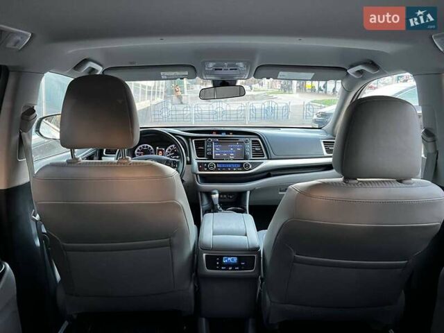 Серый Тойота Хайлендер, объемом двигателя 3.5 л и пробегом 91 тыс. км за 23700 $, фото 18 на Automoto.ua