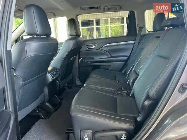Серый Тойота Хайлендер, объемом двигателя 3.46 л и пробегом 89 тыс. км за 33999 $, фото 10 на Automoto.ua