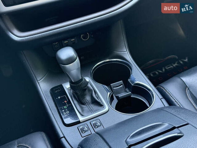 Серый Тойота Хайлендер, объемом двигателя 3.5 л и пробегом 110 тыс. км за 34500 $, фото 13 на Automoto.ua